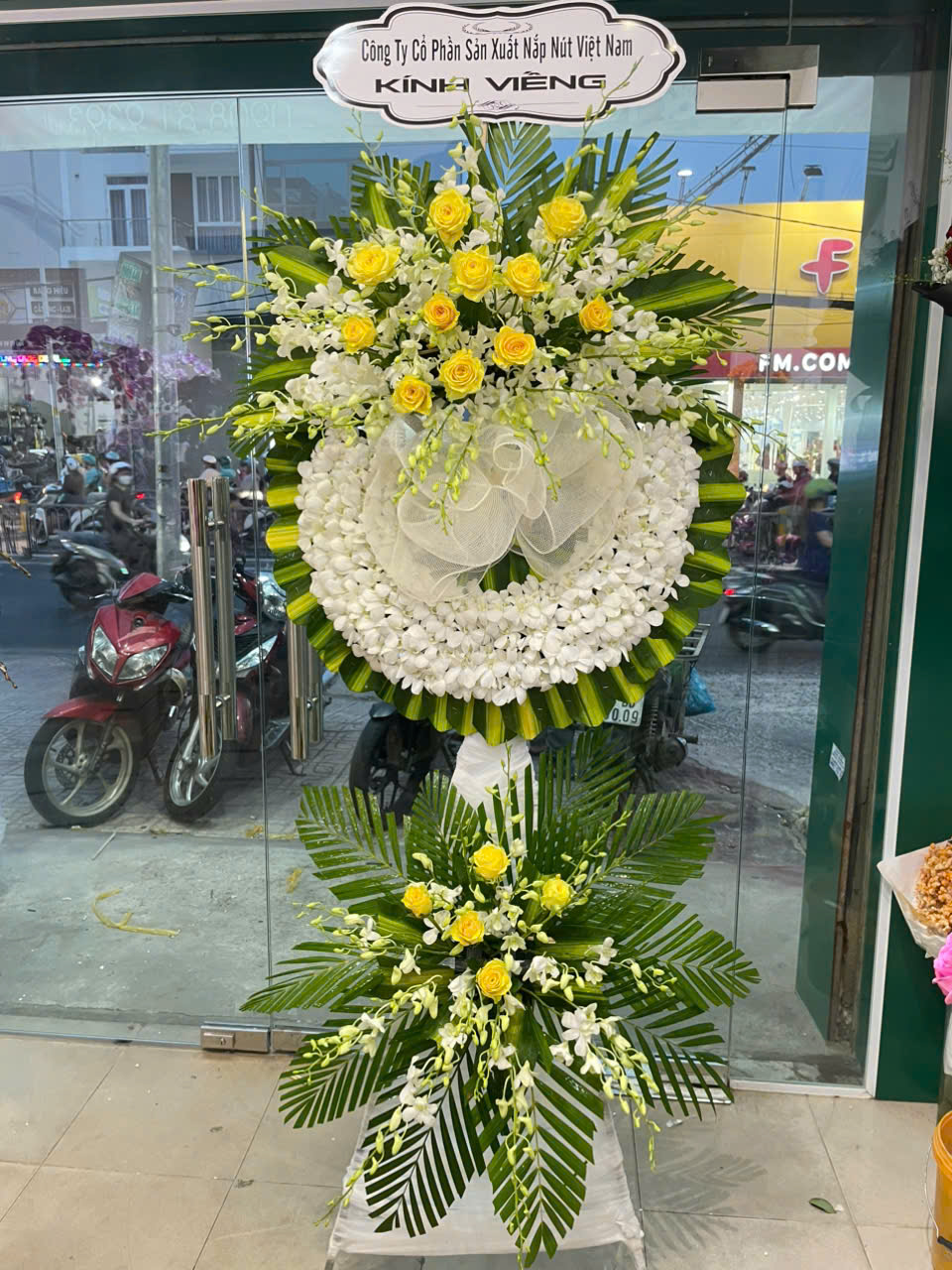Kệ hoa viếng 023